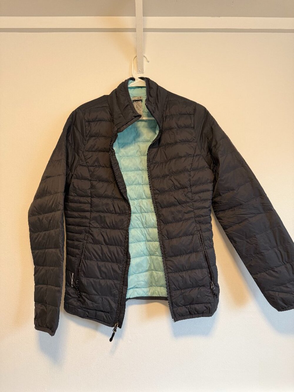 Champion Light Puffer Jacket - Medium